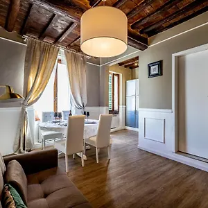 Apartment Florentine Experience In Santa Croce, Florence